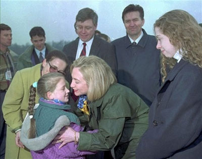 希拉里訪(fǎng)北愛(ài)爾蘭再陷“口誤門(mén)” 被指夸大個(gè)人政績(jī)