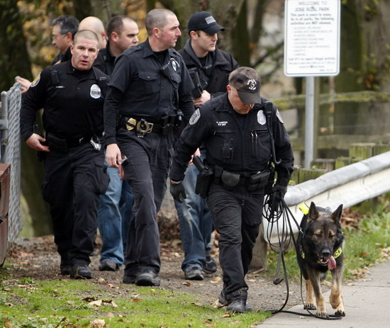 美國華盛頓州襲警嫌犯被警方擊斃(圖)