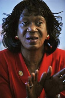 奧巴馬姑姑稱親人被拆散 批評奧巴馬弟弟“不厚道”