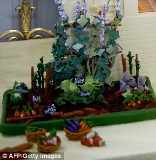 米歇爾公布白宮圣誕主題 環(huán)保裝飾點亮節(jié)日氣氛