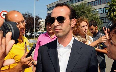 老貝今年老“背”了？英媒盤點意總理的“多災之年”