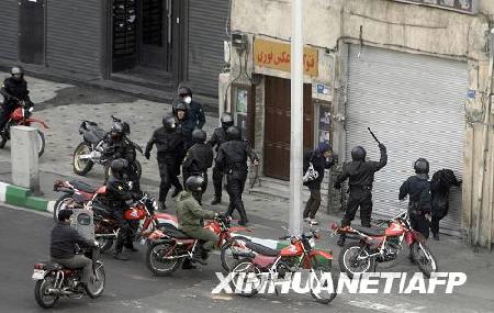 伊朗反對派與警方沖突致5死 300余人被捕