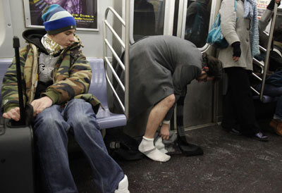 紐約地鐵上演大規模“脫褲秀” 號稱制造歡樂