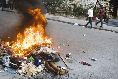 海地部分災民冒死搶掠釀成血案