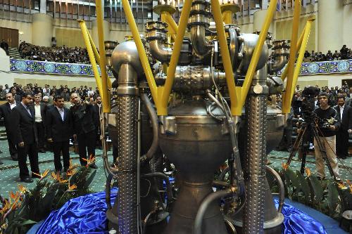 伊朗成功發射“探索者3號”火箭 內賈德稱不久送宇航員進太空