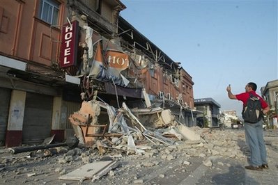 智利南部發生8.8級特大地震 已造成214人死亡