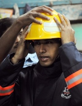 圖：印度孟買消防員近百年來首次換裝