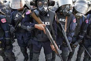 泰國政府稱將武力應對闖入軍事基地或警局示威者