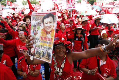 “紅衫軍”向泰國政府發出通牒 要求解散國會下院