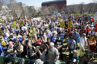 組圖：美國爆發反戰游行8人遭拘 矛頭直指奧巴馬