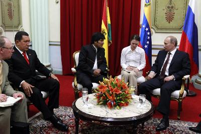 普京首訪委內瑞拉 簽大量協議包括援建衛星發射場