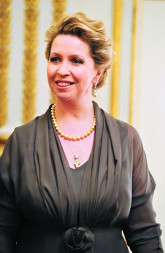 俄高官收入四大怪 總理比總統多下屬比上司多