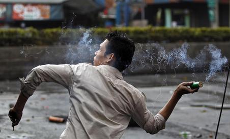 泰國(guó)政府拒絕國(guó)會(huì)和談提議 曼谷局勢(shì)更加緊張