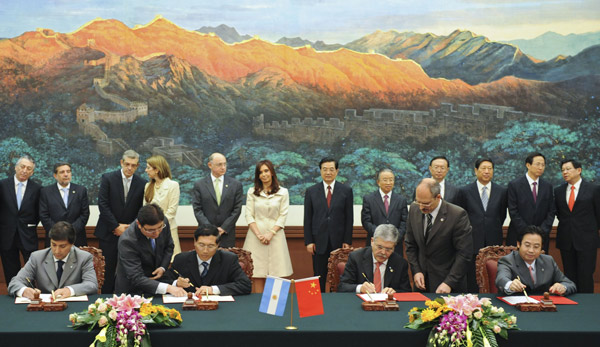 胡錦濤同阿根廷總統克里斯蒂娜出席兩國相關文本簽字儀式