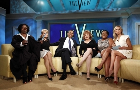 只有10個聯系人 奧巴馬稱黑莓手機“毫無樂趣”