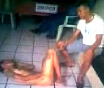 菲曝光警察對(duì)嫌犯施暴視頻 連打帶罵還有性虐待