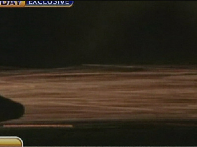 澳大利亞航空一架客機因引擎爆炸緊急降落