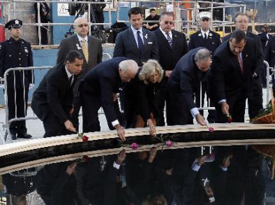 紐約舉行紀念活動悼念9-11事件中遇難者(圖)