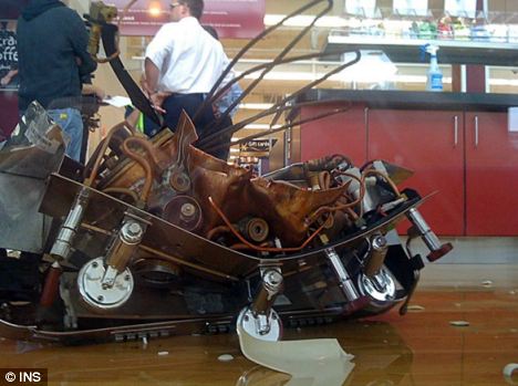 英國(guó)南部一超市內(nèi)咖啡機(jī)爆炸 7人受傷