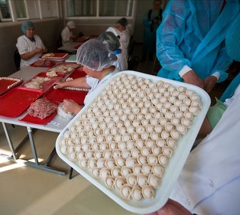 美國小伙卡拉OK大賽獲勝 獎勵100萬只俄羅斯餃子
