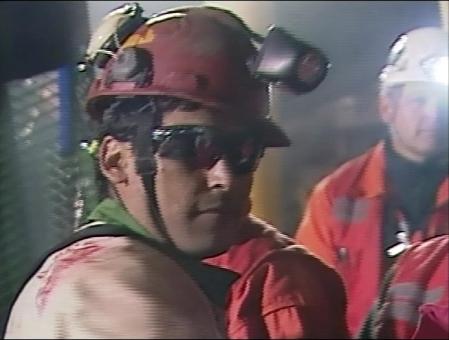 智利被困礦工陸續升井 “中國制造”揚美名