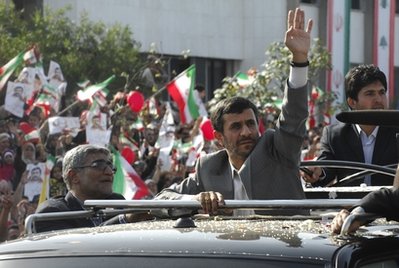 內(nèi)賈德訪問黎以邊界聲援真主黨 當(dāng)?shù)貙W(xué)生逃課迎接