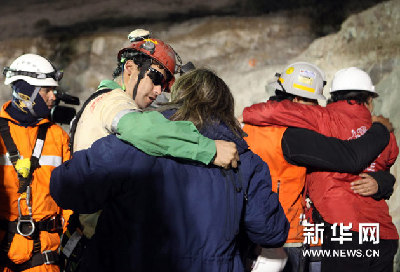 智利總統稱礦難救援體現國家團結精神