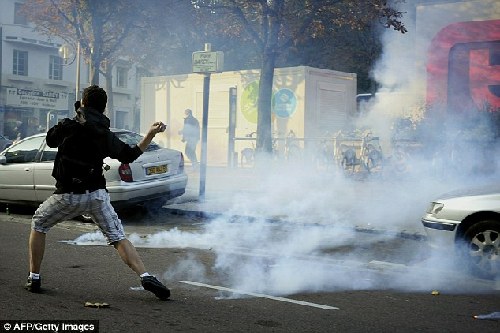 法大罷工導(dǎo)致油荒 巴黎主要機(jī)場(chǎng)燃油供應(yīng)被“切斷”