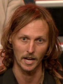 澳洲反戰男子朝前總理霍華德扔鞋 拒絕道歉