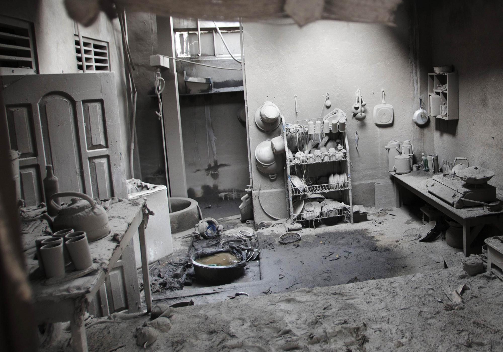 印尼火山噴發致138人死亡 災區擬再辦集體葬禮