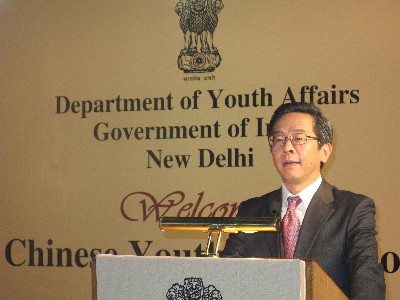 中國百名青年代表團結束訪印回國