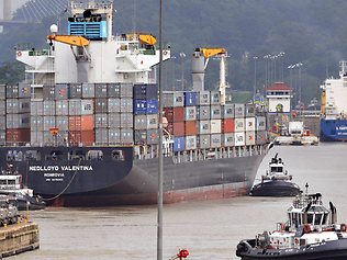 持續(xù)暴雨致巴拿馬運(yùn)河21年來首次停航