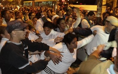 古巴首都反政府游行演變為大規模親政府游行