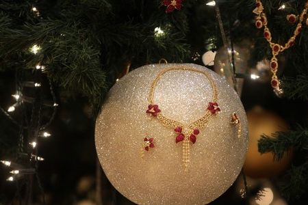 圖：阿聯酋推出史上最貴圣誕樹 價值1100萬美元