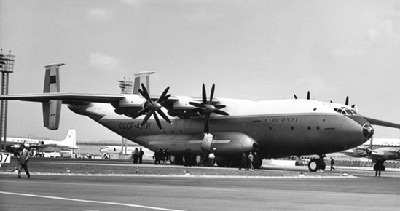 俄羅斯重型軍用運(yùn)輸機(jī)墜毀 機(jī)上12人全部遇難