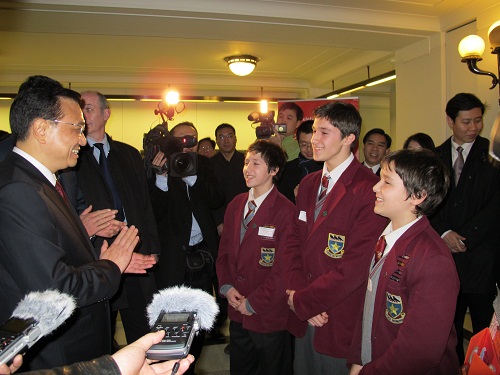 李克強與英國漢語愛好者親切互動交流