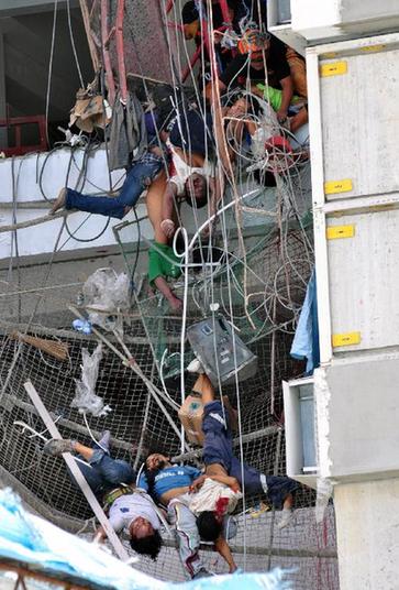 馬尼拉建筑工地電梯墜落11人喪生 事故原因或?yàn)槌d