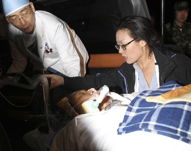 組圖：索馬里海盜被押送至韓國警察總部