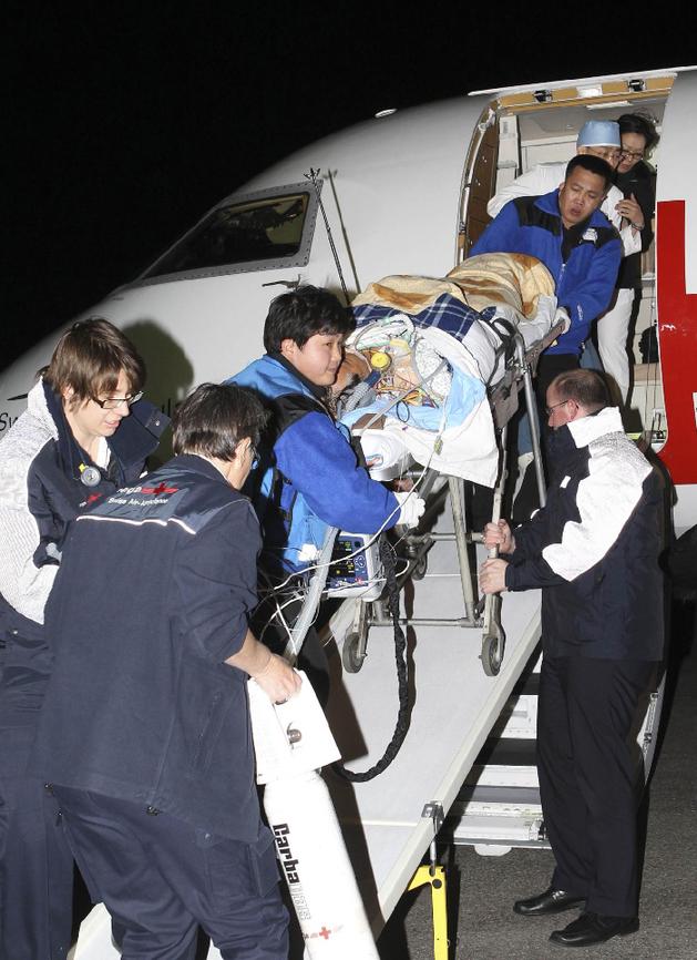 組圖：索馬里海盜被押送至韓國警察總部