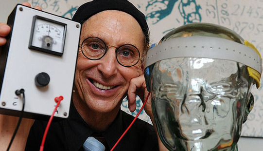 澳科學家發(fā)明神奇頭盔 戴上它就有奇思妙想