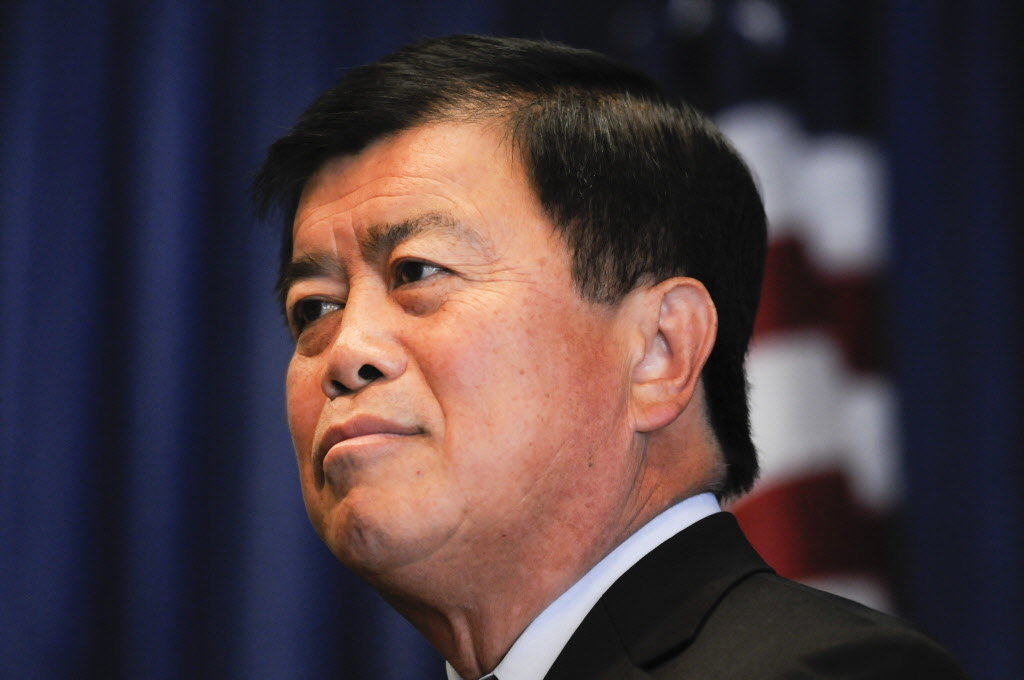 美首位華裔聯邦議員承認發“虎照”郵件 稱壓力過大