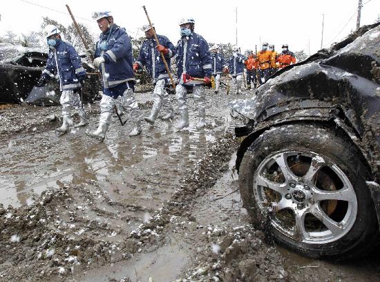 組圖：日本仙臺(tái)災(zāi)區(qū)天降大雪 救災(zāi)工作仍井然有序