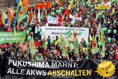 德國爆發全國反核游行示威 4大城市20余萬人參加