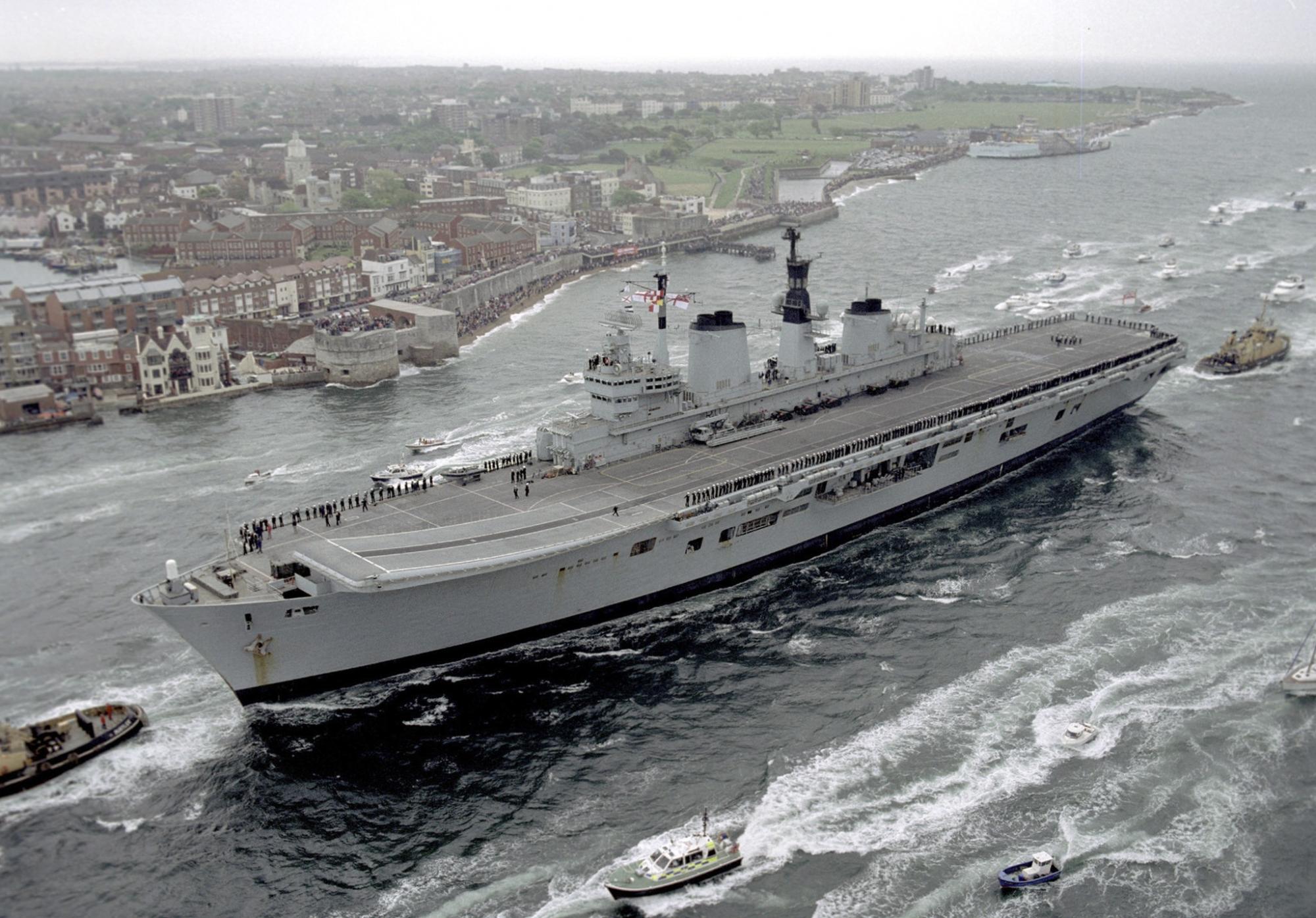 英軍“皇家方舟”號航母提前3年退役 網上拍賣未設底價