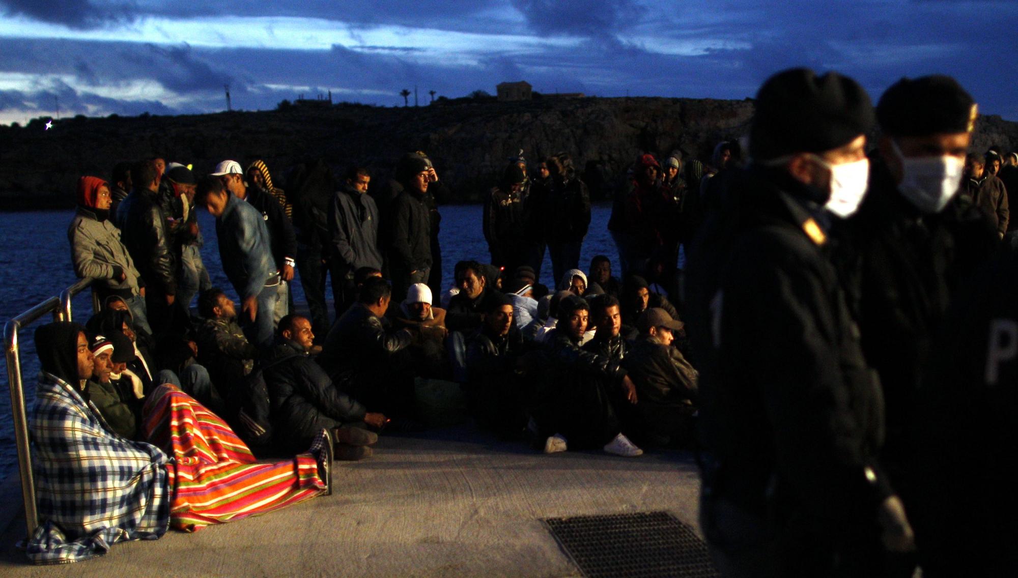 意總理視察地中海小島 為解難民危機欲買斷突尼斯漁船