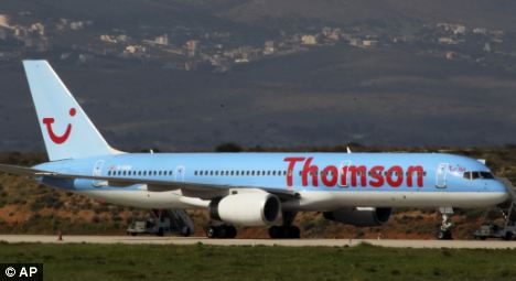 英客機疑受炸彈恐嚇迫降雅典 希臘空軍三架戰機護航