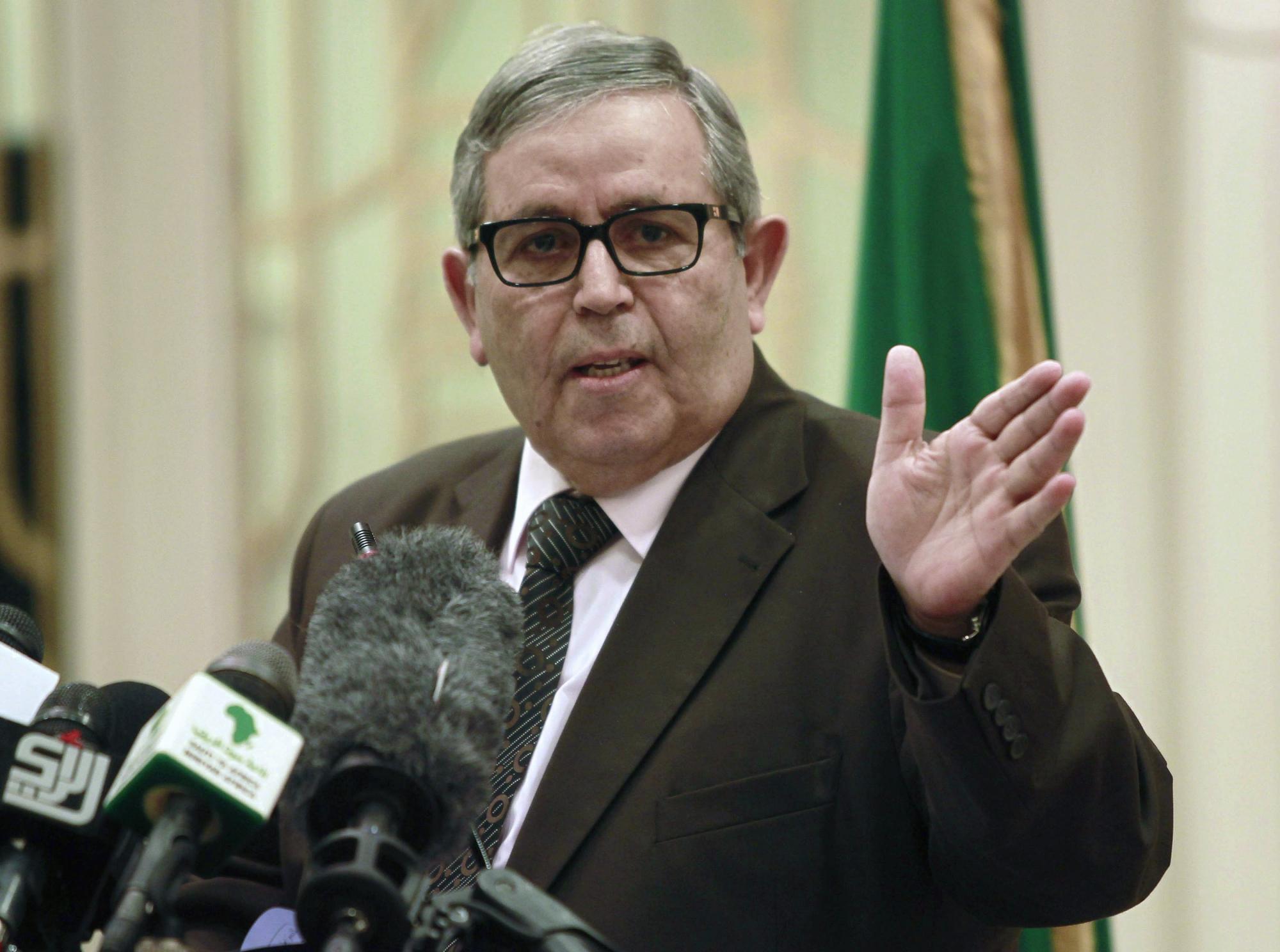 多哈利比亞聯(lián)絡(luò)小組會(huì)議要卡扎菲下臺(tái) 北約繼續(xù)空襲