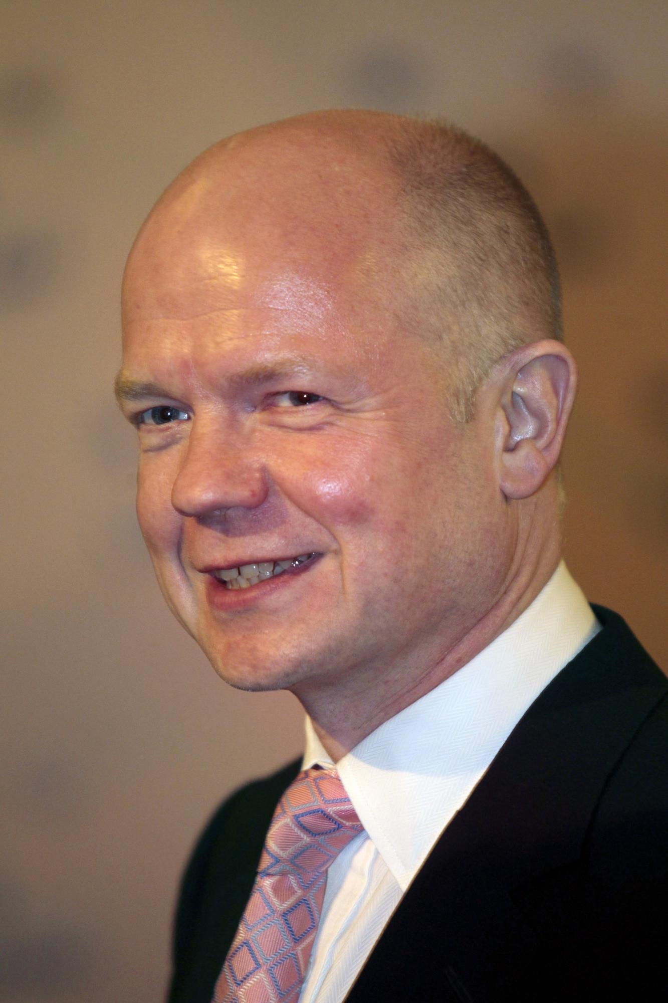 多哈利比亞聯(lián)絡(luò)小組會(huì)議要卡扎菲下臺(tái) 北約繼續(xù)空襲