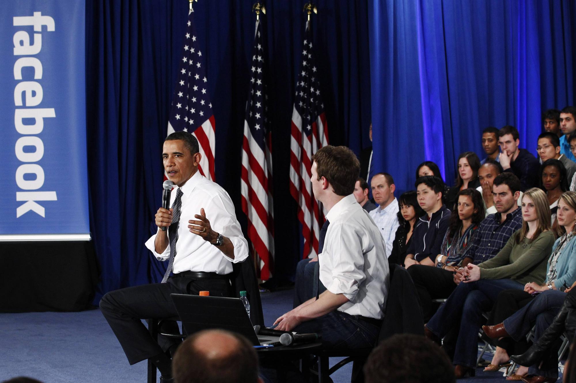 奧巴馬造訪“臉譜網”總部與網民互動 被批為其做宣傳