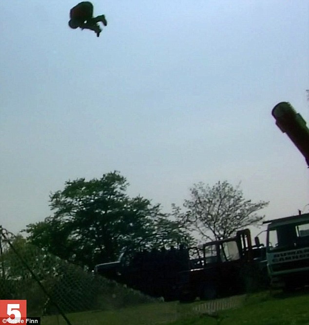 英發(fā)射“人體炮彈”釀慘劇 安全網出問題演員墜地身亡